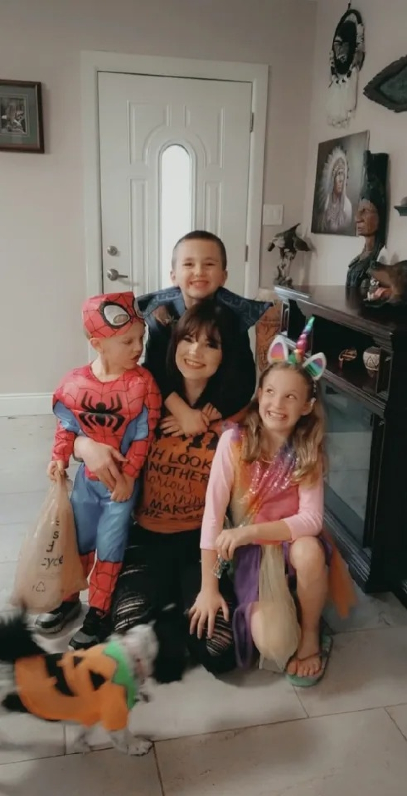 The American woman had her breasts enlarged, had a lift and pumped up her lips instead of reducing her bust The American woman had her breasts enlarged, had a lift and pumped up her lips instead of reducing her bust