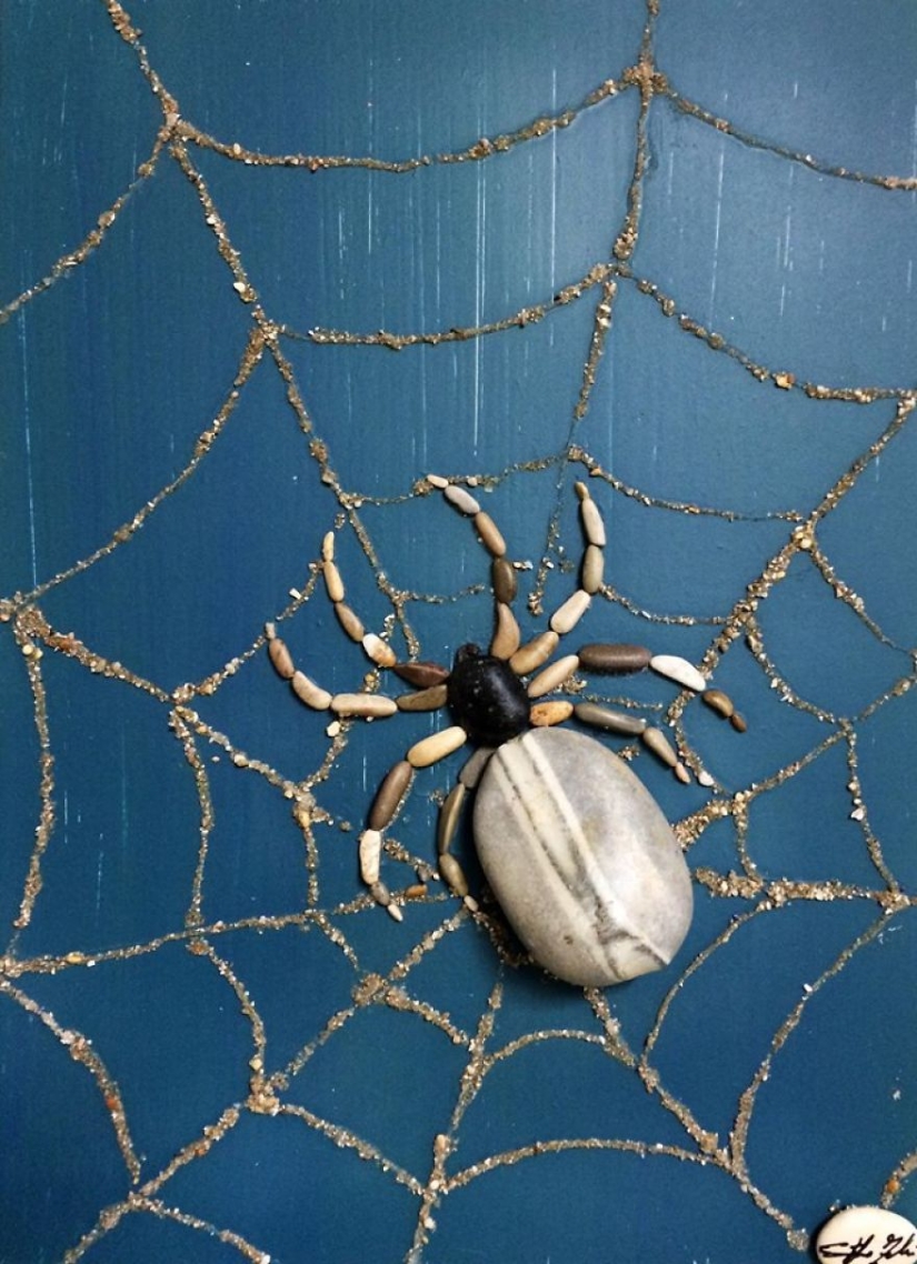 The artist makes amazingly realistic paintings from stones found on the beach The artist makes amazingly realistic paintings from stones found on the beach