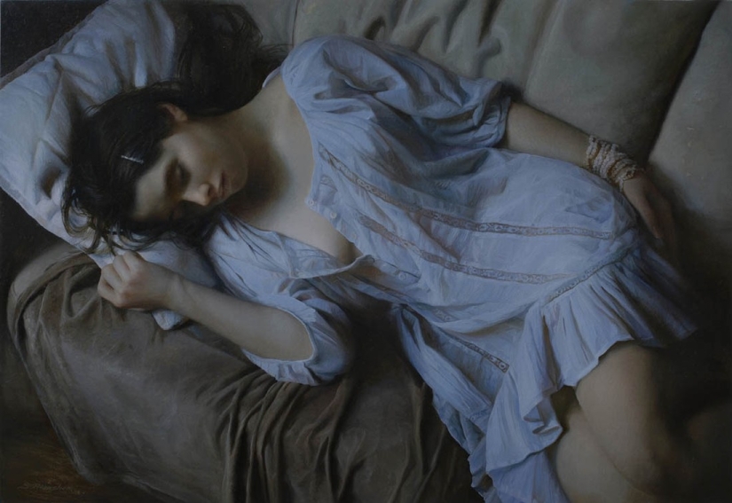 The beauty of the female body in the stunningly realistic works of Sergei Marshennikov