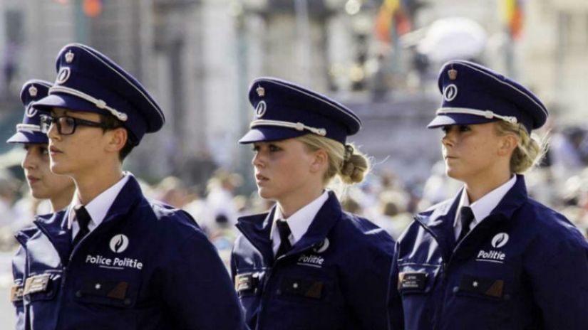 The Belgian paid a fine of 3,000 euros for "sexism in a public place" The Belgian paid a fine of 3,000 euros for "sexism in a public place"