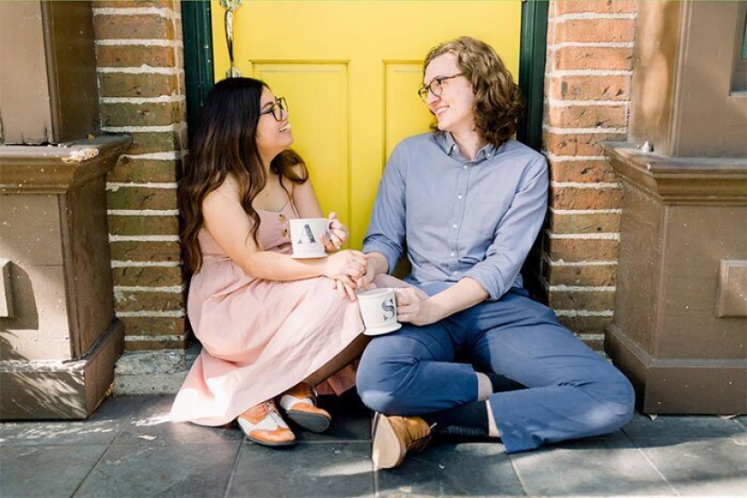 The bride and groom in quarantine recreated their engagement photos in the game Animal Crossing