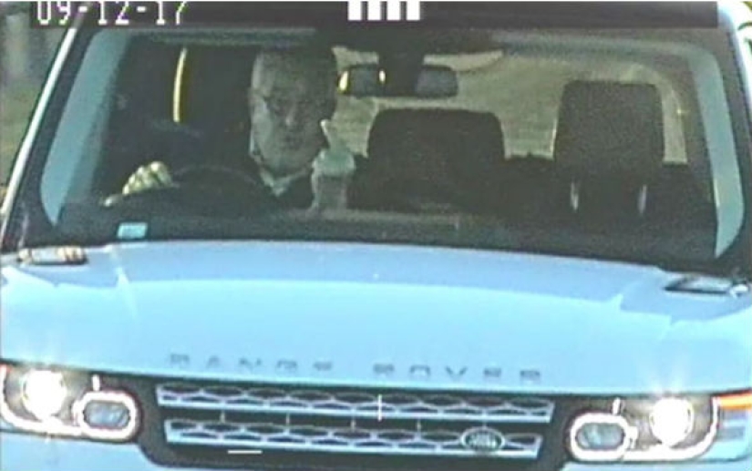 The Briton put a jammer against traffic cameras and showed the police the middle finger. But the jammer didn't work The Briton put a jammer against traffic cameras and showed the police the middle finger. But the jammer didn't work