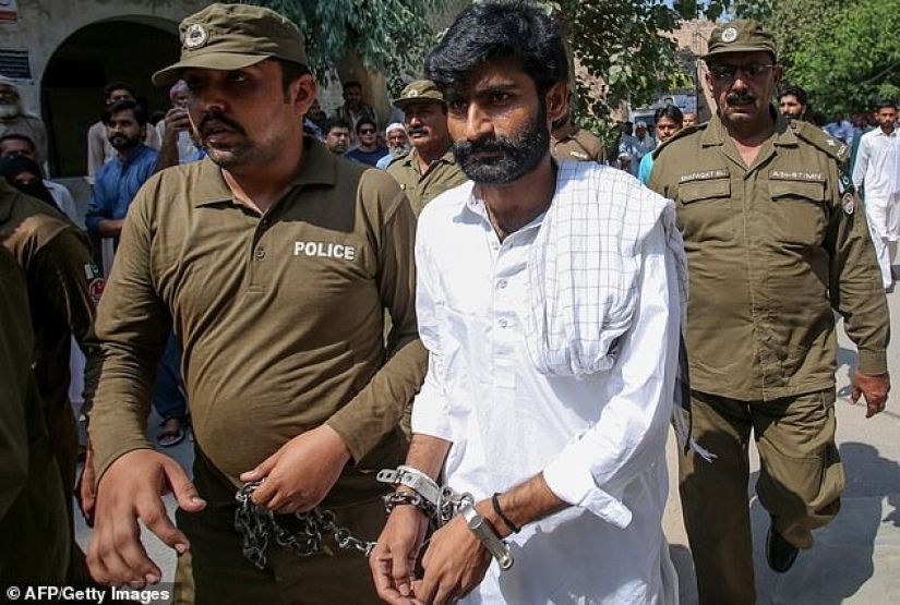 The brother of "Pakistani Kim Kardashian" was given a life sentence for the murder of his sister The brother of "Pakistani Kim Kardashian" was given a life sentence for the murder of his sister