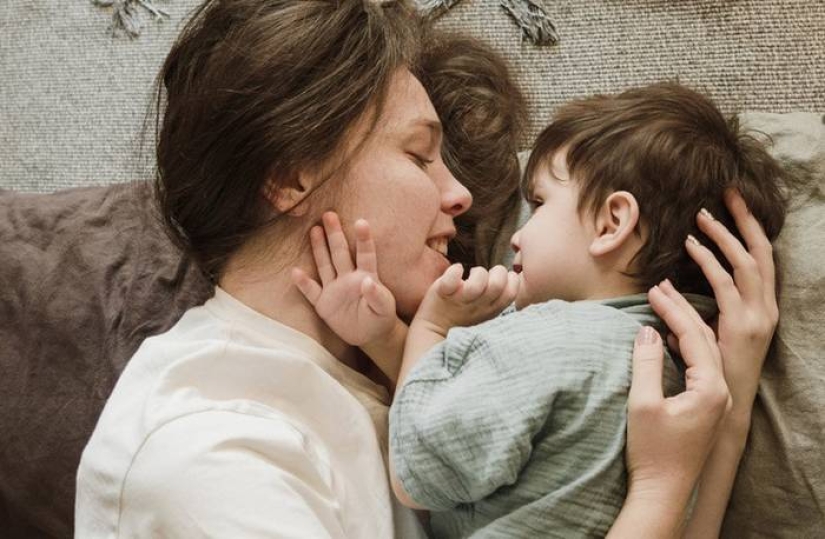 The child is afraid: 10+ practices that will help overcome fear