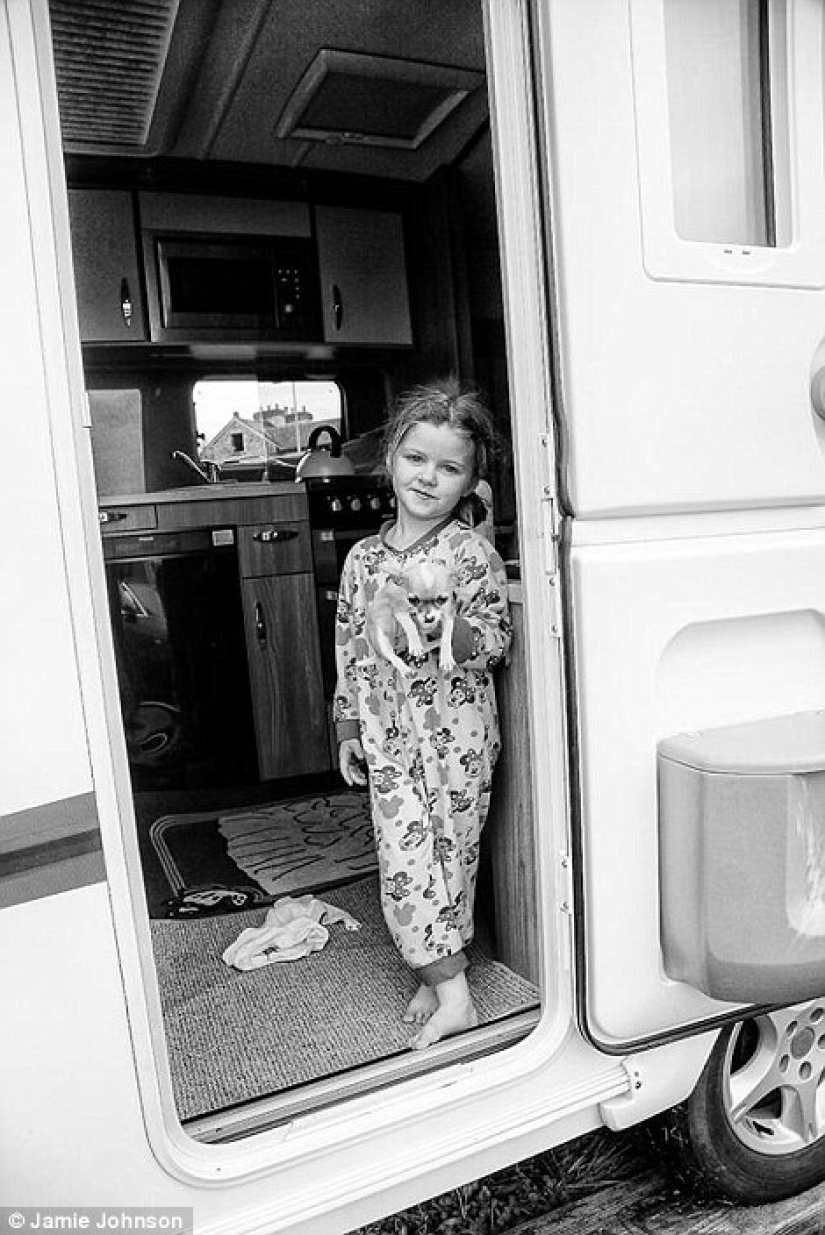 The children of Irish Gypsies who grew up too early