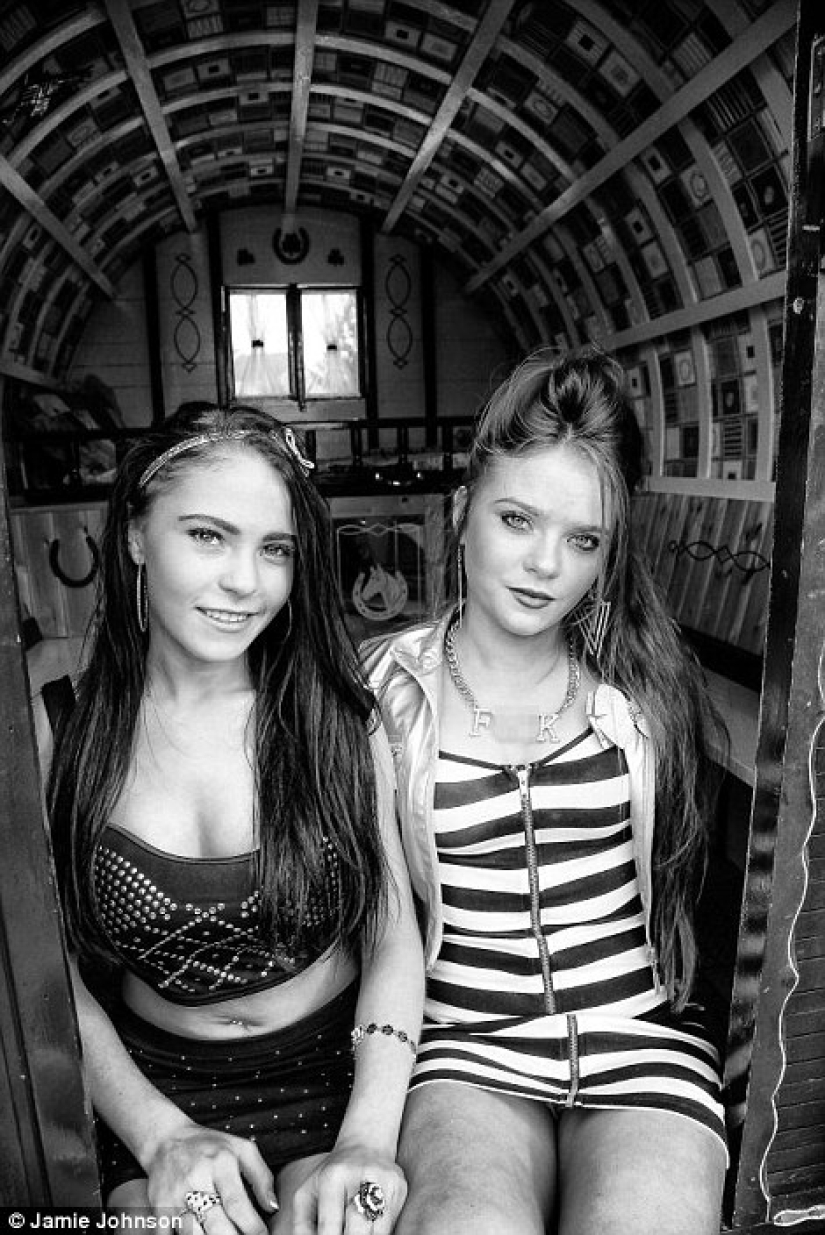 The children of Irish Gypsies who grew up too early