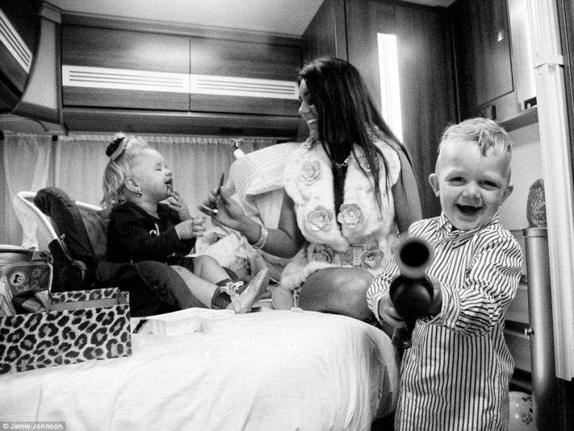 The children of Irish Gypsies who grew up too early