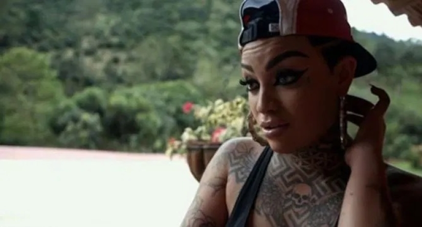 The devil in the flesh: a killer from a Colombian drug cartel says that killing is her passion