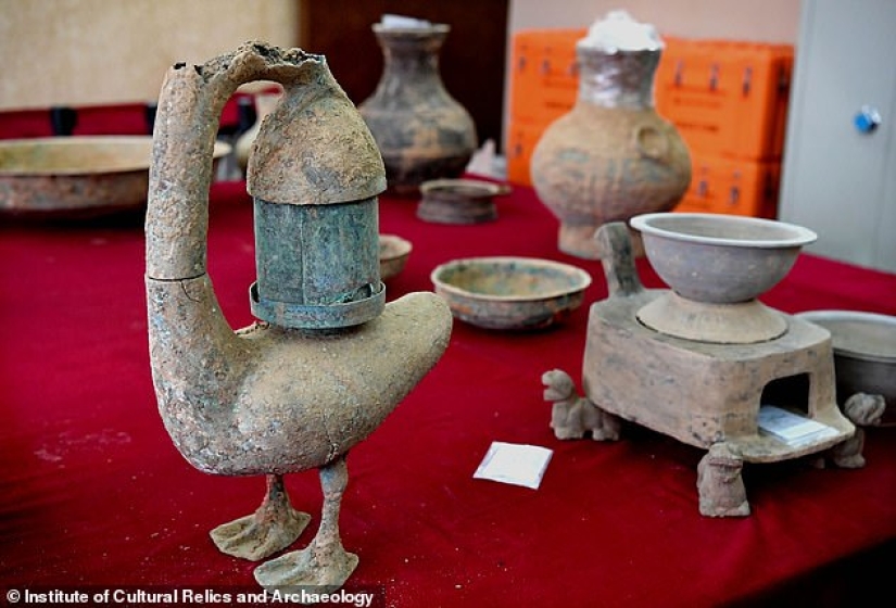 The elixir of immortality has been found: a bronze vessel with a mysterious liquid was found in an ancient Chinese grave