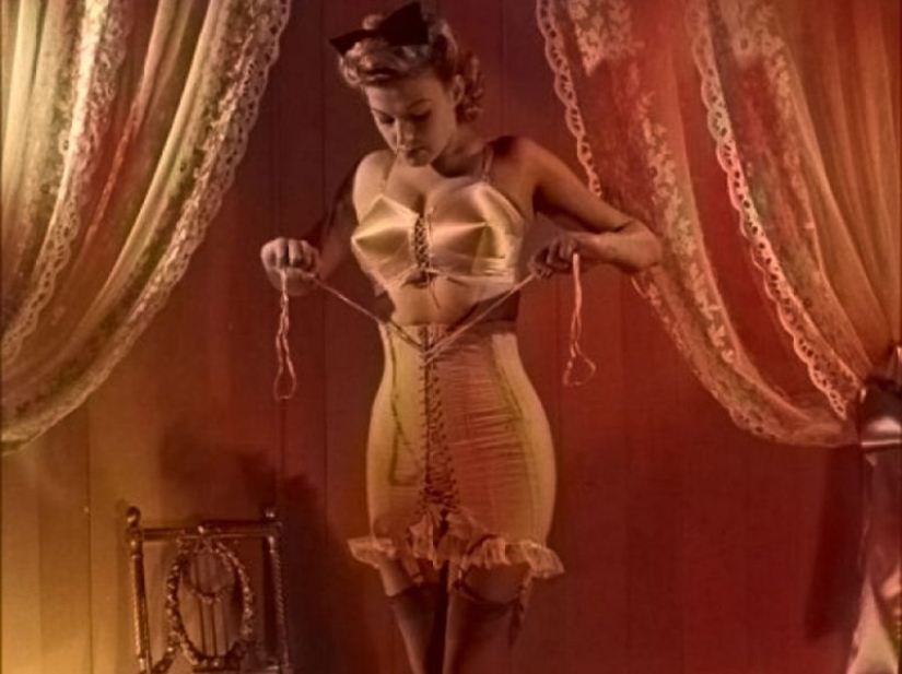 The evolution of underwear: from the 1900s to the present day