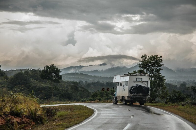 The family sold everything and went on a journey on the old truck
