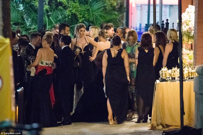 The first photos from the private wedding of Serena Williams and Alexis Ohanian