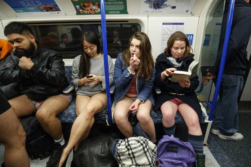The flash mob "Metro without pants" is walking around the planet. This year 10 cities have joined