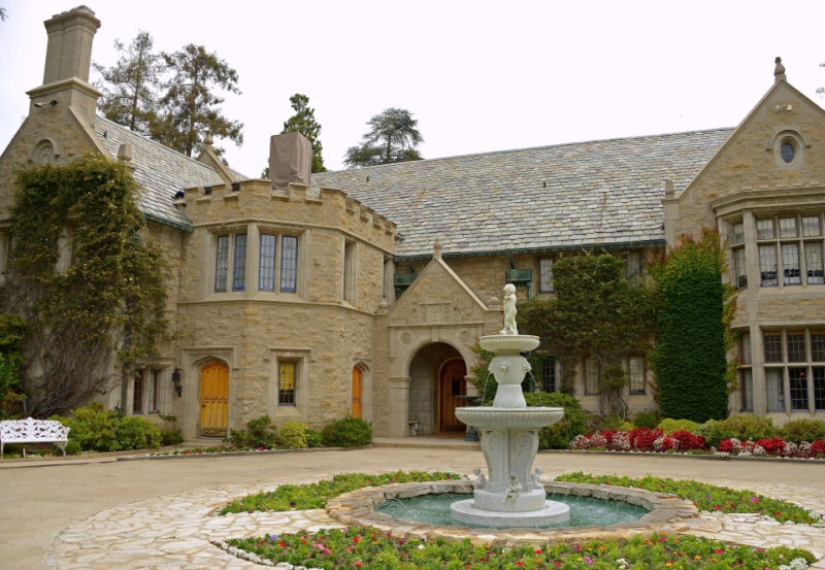 The former Playboy model told about the rules of life in the legendary mansion Hugh Hefner The former Playboy model told about the rules of life in the legendary mansion Hugh Hefner