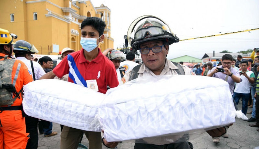 The Fuego volcano in Guatemala killed 69 people in a day. The death toll is growing The Fuego volcano in Guatemala killed 69 people in a day. The death toll is growing