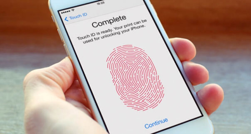 The girl bought herself gifts on Amazon, using the fingerprint of a sleeping mom