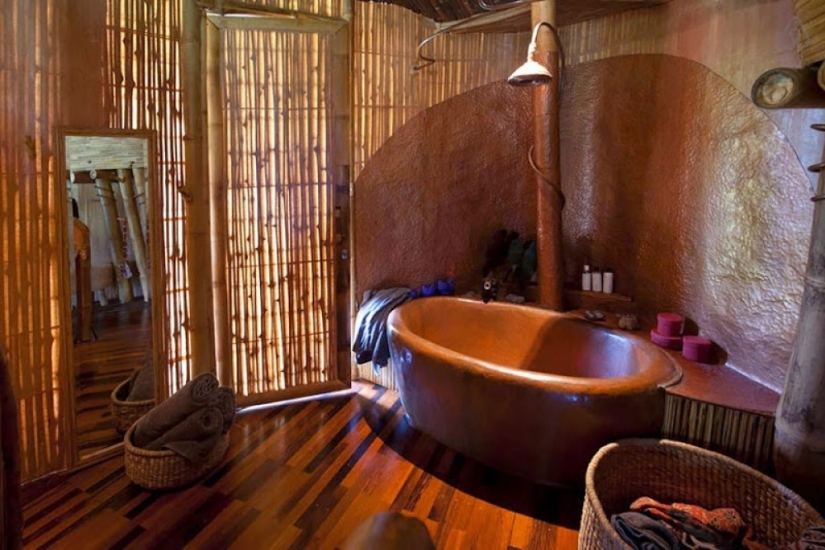 The girl quit her job, went to Bali and built an awesome bamboo house there