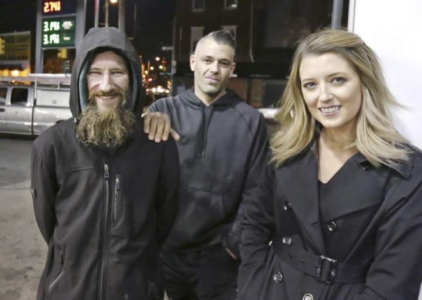 The girl raised $200,000 for a homeless man who spent the last $20 on her The girl raised $200,000 for a homeless man who spent the last $20 on her