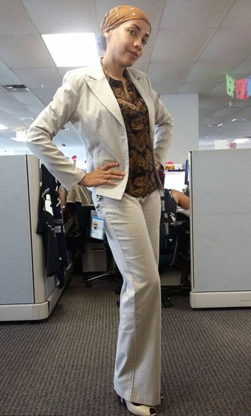 The girl responded with cosplay to the absurd and racist demands of the working dress code