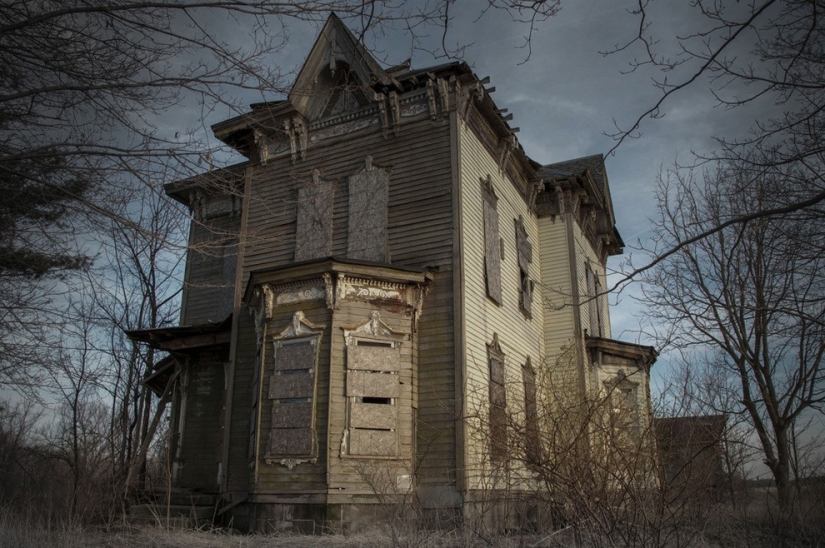 The history of real haunted houses