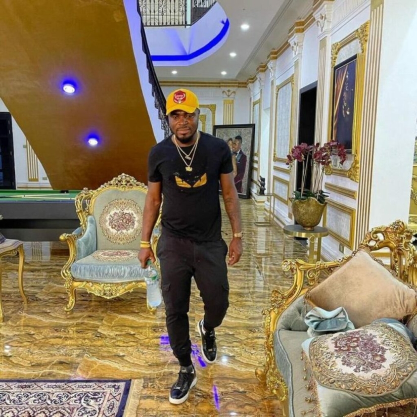 The house that Emenike built: photos of the chorus of the former Spartak football player appeared on the web