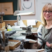 The jeweler without fingers The jeweler without fingers