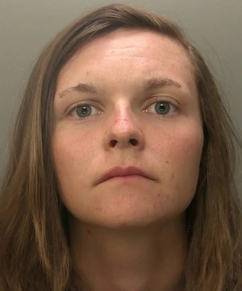 The maniac pretended to be a 16-year-old boy in social networks, met girls, and then raped them The maniac pretended to be a 16-year-old boy in social networks, met girls, and then raped them