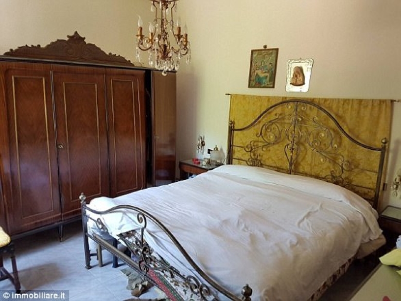 The mayor of an Italian village offers 2,000 euros to anyone who moves in with them The mayor of an Italian village offers 2,000 euros to anyone who moves in with them