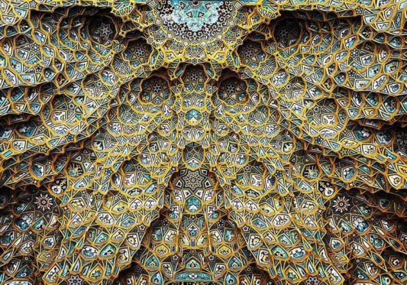 The mesmerizing beauty of Iranian mosques The mesmerizing beauty of Iranian mosques