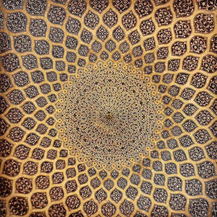 The mesmerizing beauty of Iranian mosques The mesmerizing beauty of Iranian mosques