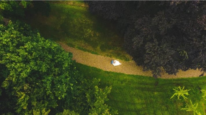 The most candid wedding photo shoot was done in Holland