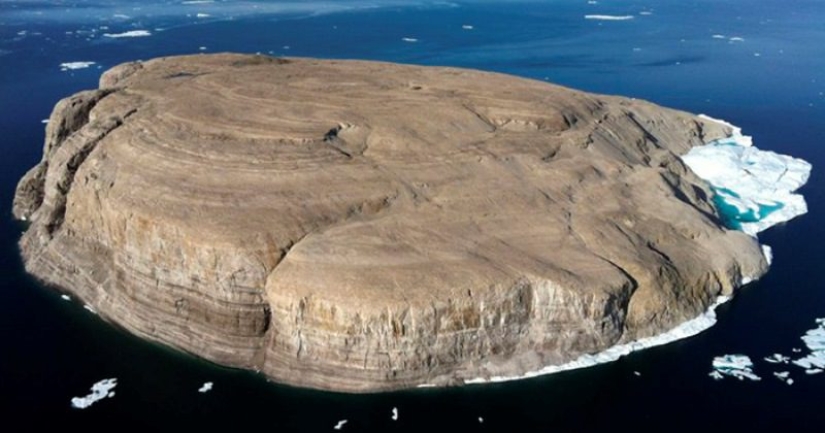 The most intelligent war in history: Canada and Denmark fight for Hans Island, drinking schnapps and whiskey The most intelligent war in history: Canada and Denmark fight for Hans Island, drinking schnapps and whiskey
