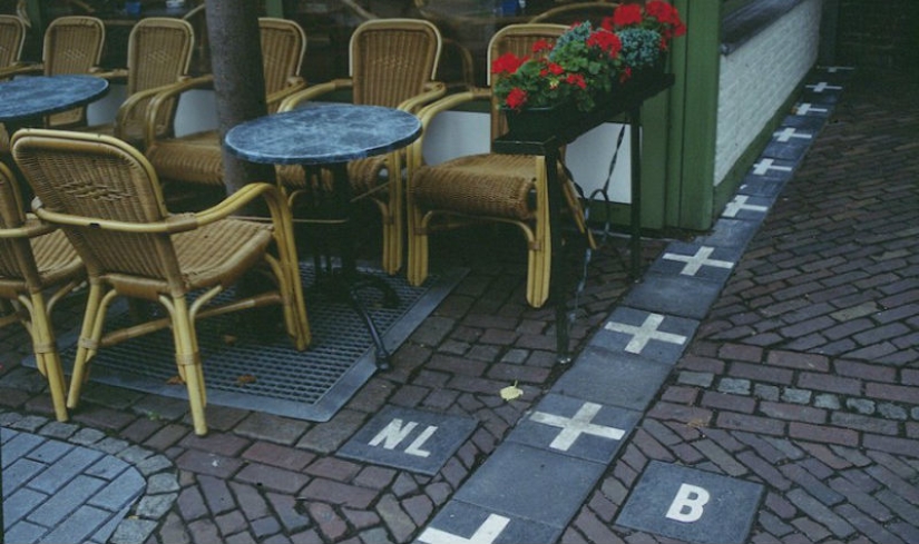 The most unusual borders that clearly demonstrate the policy of states The most unusual borders that clearly demonstrate the policy of states