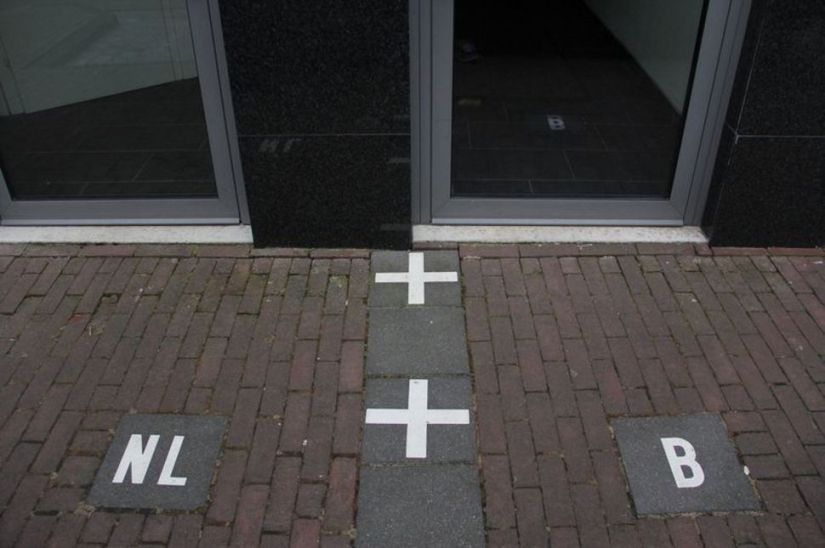 The most unusual borders that clearly demonstrate the policy of states The most unusual borders that clearly demonstrate the policy of states