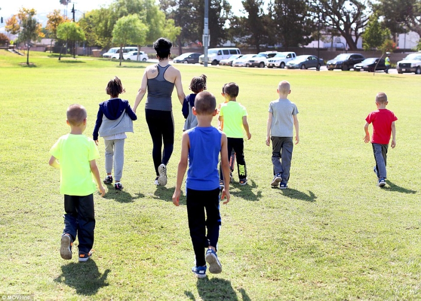 The mother of 14 children regrets the career of a stripper and filming in adult films