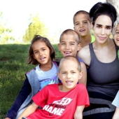 The mother of 14 children regrets the career of a stripper and filming in adult films