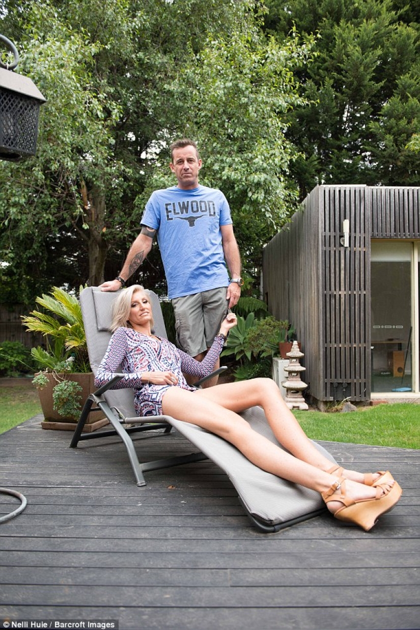 The mother of two children declared that she is the owner of the longest legs in the world The mother of two children declared that she is the owner of the longest legs in the world