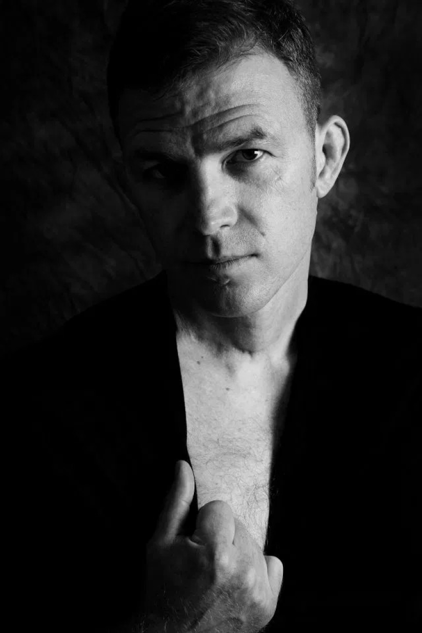 The Naked Truth: Brave patients confront cancer by showing off scars in Ami Barwell's poignant photo project The Naked Truth: Brave patients confront cancer by showing off scars in Ami Barwell's poignant photo project