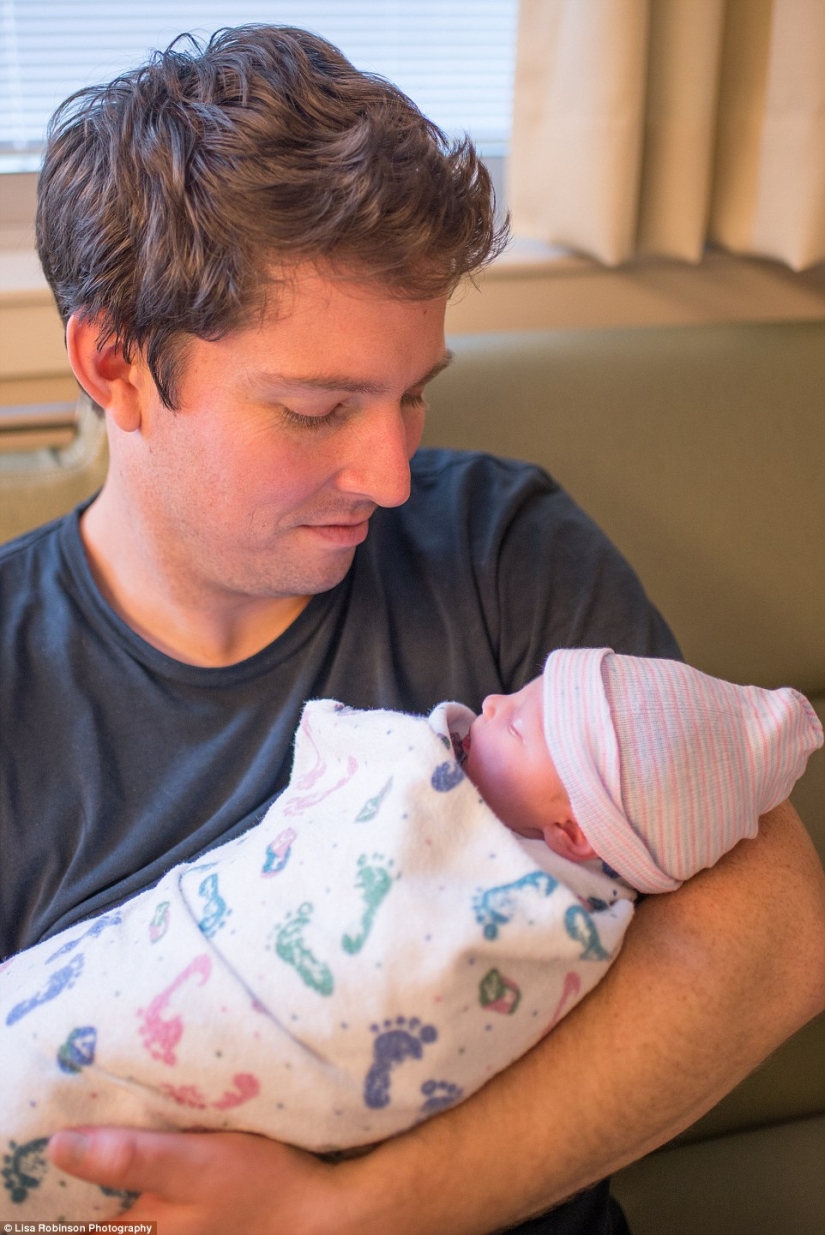 The photographer filmed her own childbirth
