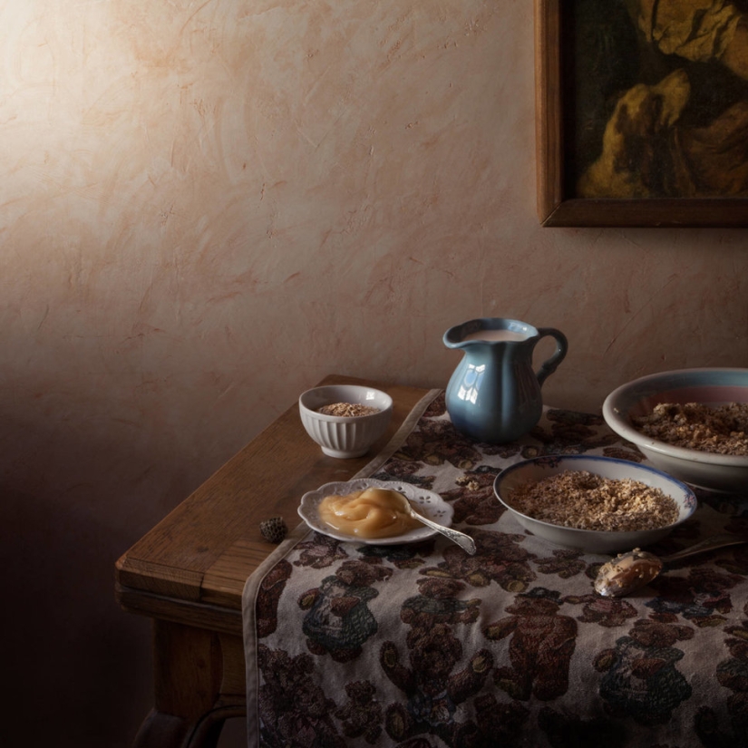The photographer recreates the feasts described on the pages of famous literary works