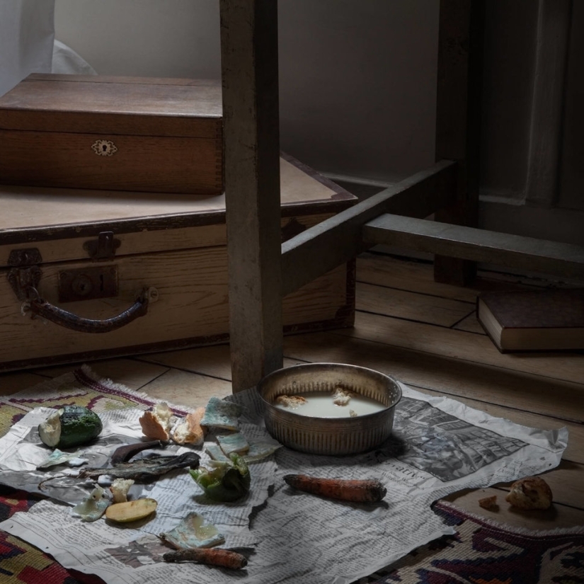 The photographer recreates the feasts described on the pages of famous literary works