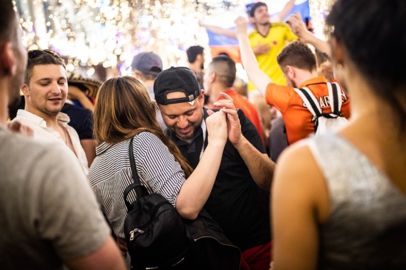 "The place of attraction is Nikolskaya": how the most football street in Russia looks during the 2018 World Cup