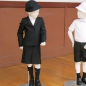 The principal of a school in Tokyo wants to introduce a form for $ 700 from Armani, parents, of course, are against it The principal of a school in Tokyo wants to introduce a form for $ 700 from Armani, parents, of course, are against it