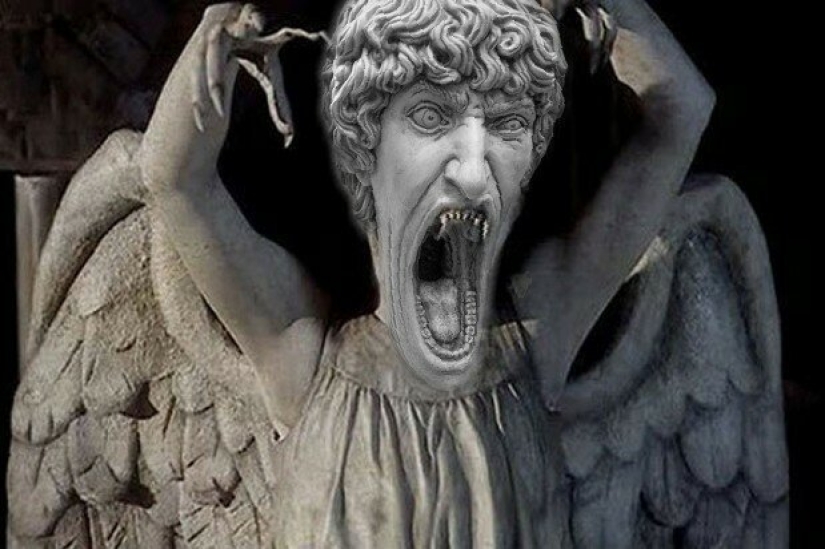 The reason for the meme: a screaming statue in Italy blew up the Internet