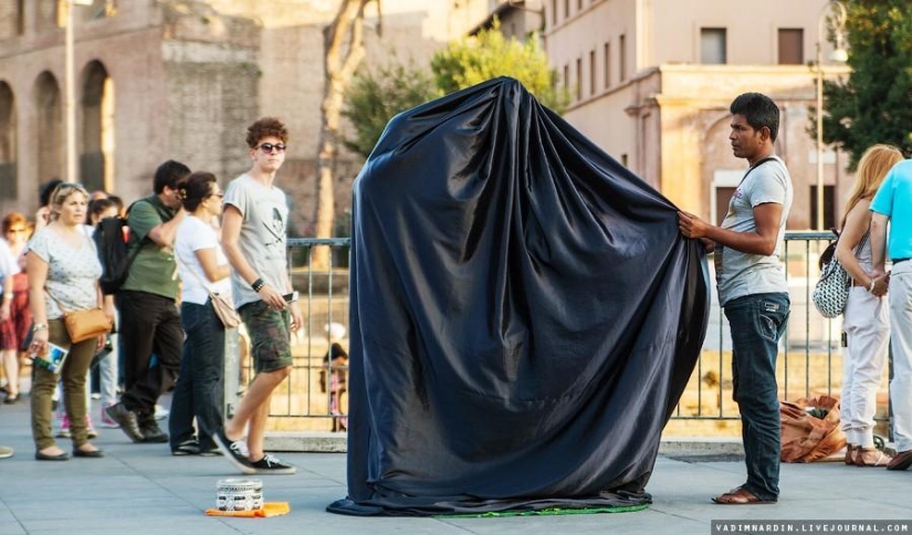 The secret of levitation of street yogis
