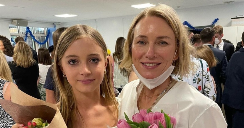 The son of the star couple Naomi Watts and Liv Schreiber seems to have become a daughter