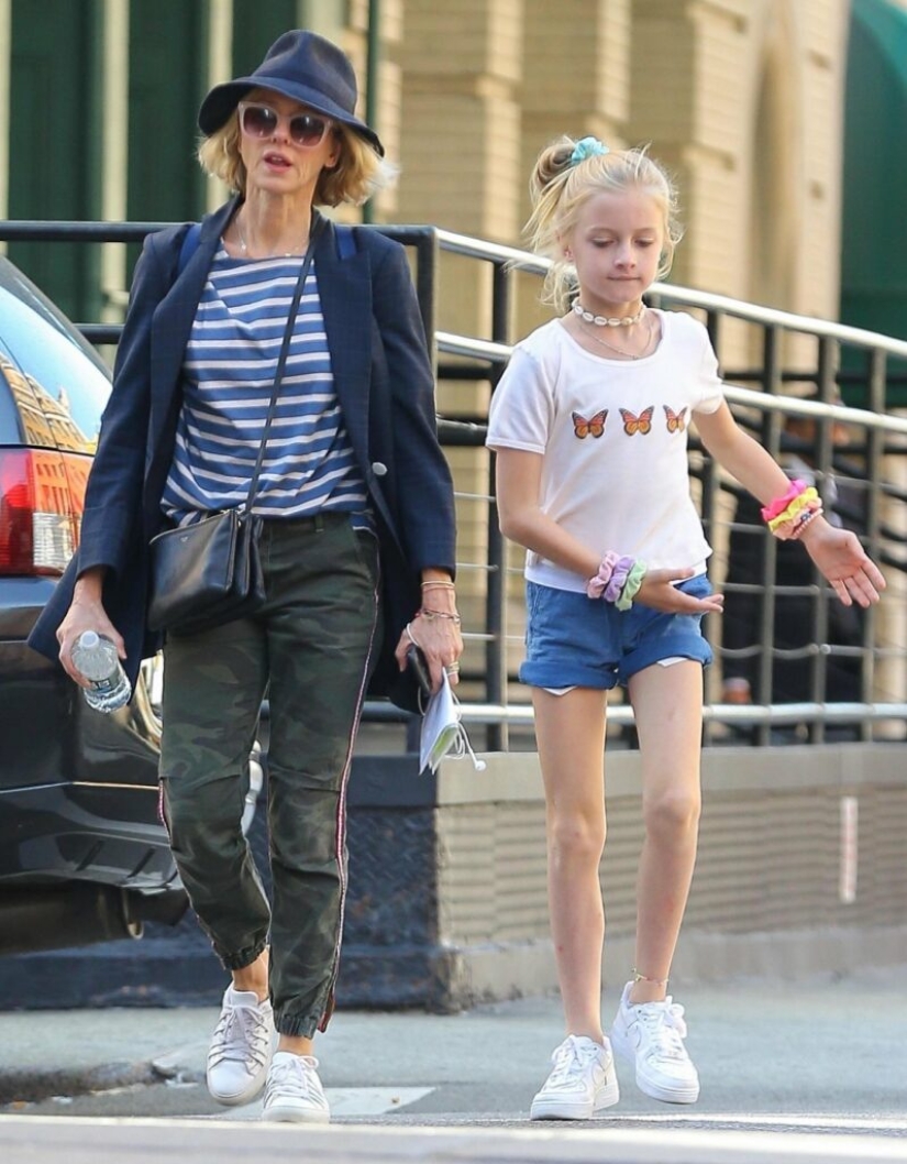 The son of the star couple Naomi Watts and Liv Schreiber seems to have become a daughter