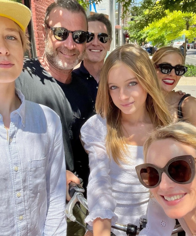 The son of the star couple Naomi Watts and Liv Schreiber seems to have become a daughter