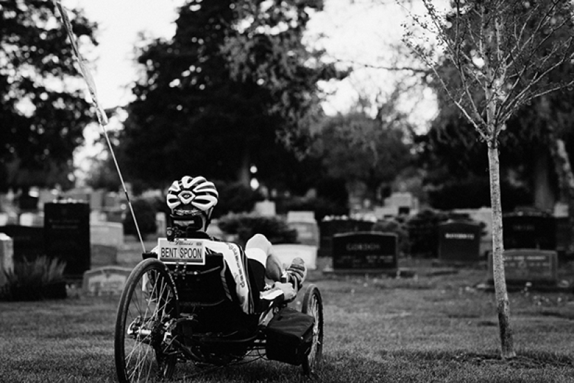 The story of a dying man and a woman photographer he trusted