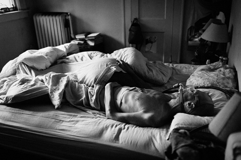 The story of a dying man and a woman photographer he trusted